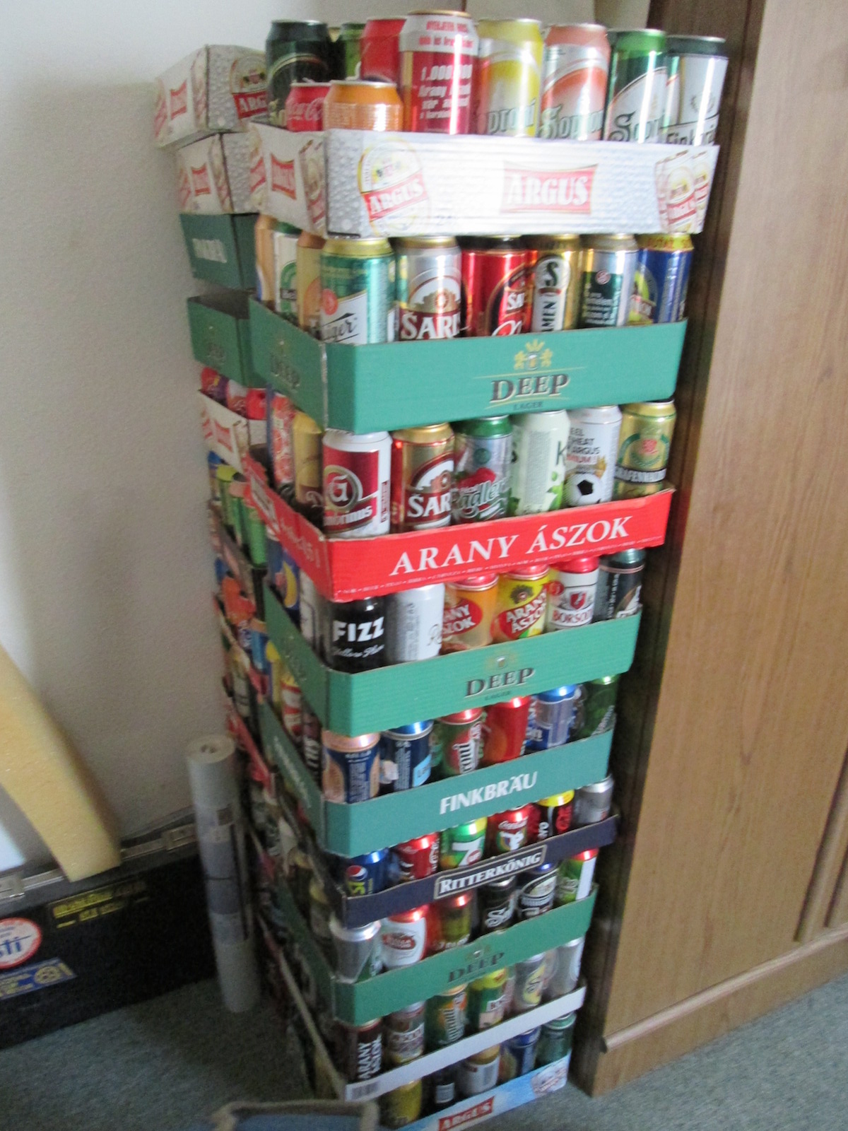 Illustration for article titled Ilyen sörösdoboz-gyűjteményt szerintem nem sokan láthattatok eddig