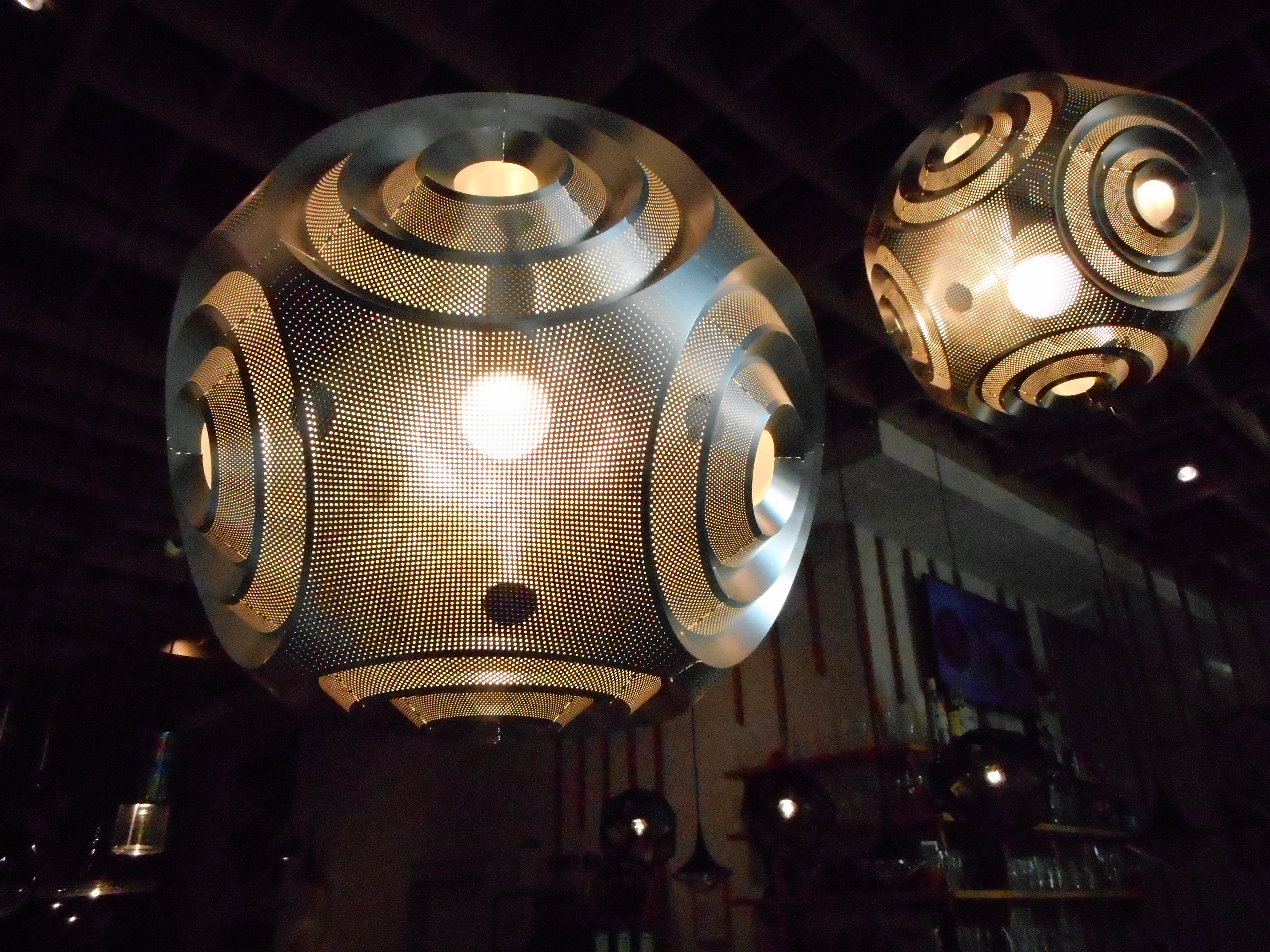 Illustration for article titled Mit rendel a kedves vendég? Capuccinót, vagy csillárt?