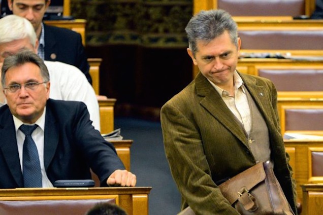 300 000 forintra büntette a Fidesz a helytelenül szavazó Bencsiket