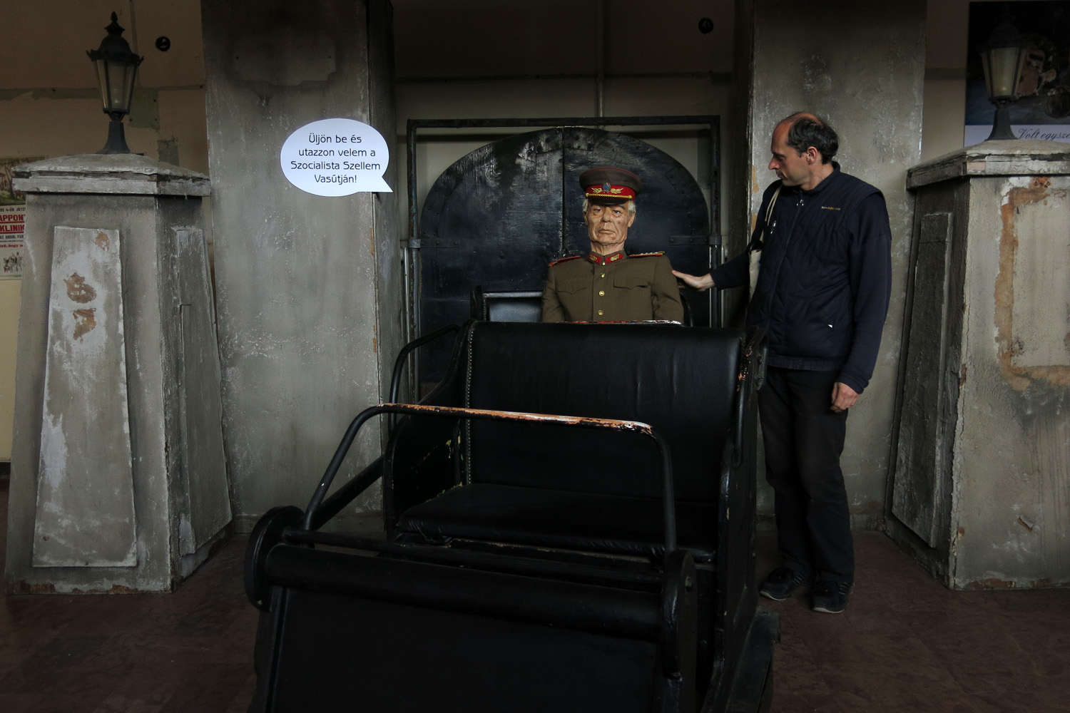 Illustration for article titled Így robbant le a hullámvasút a Vidámpark újranyitóján