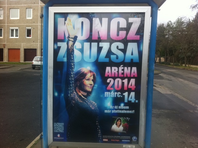 Nézzétek a táltos törpét, megint új álarcot visel!