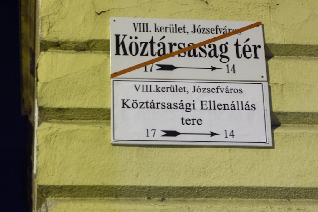 A forradalmi hangulat fokozódik