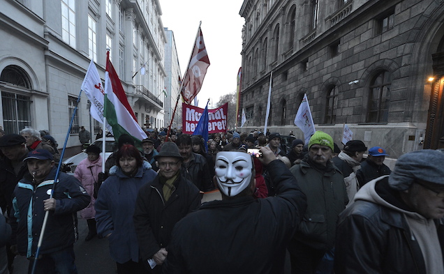 A Fidesz egy agresszív betegség, ami a hitünket rágja szét