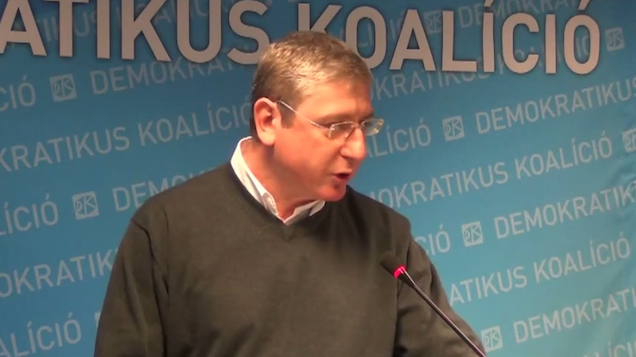 Szily László kottájából játszik Gyurcsány Ferenc