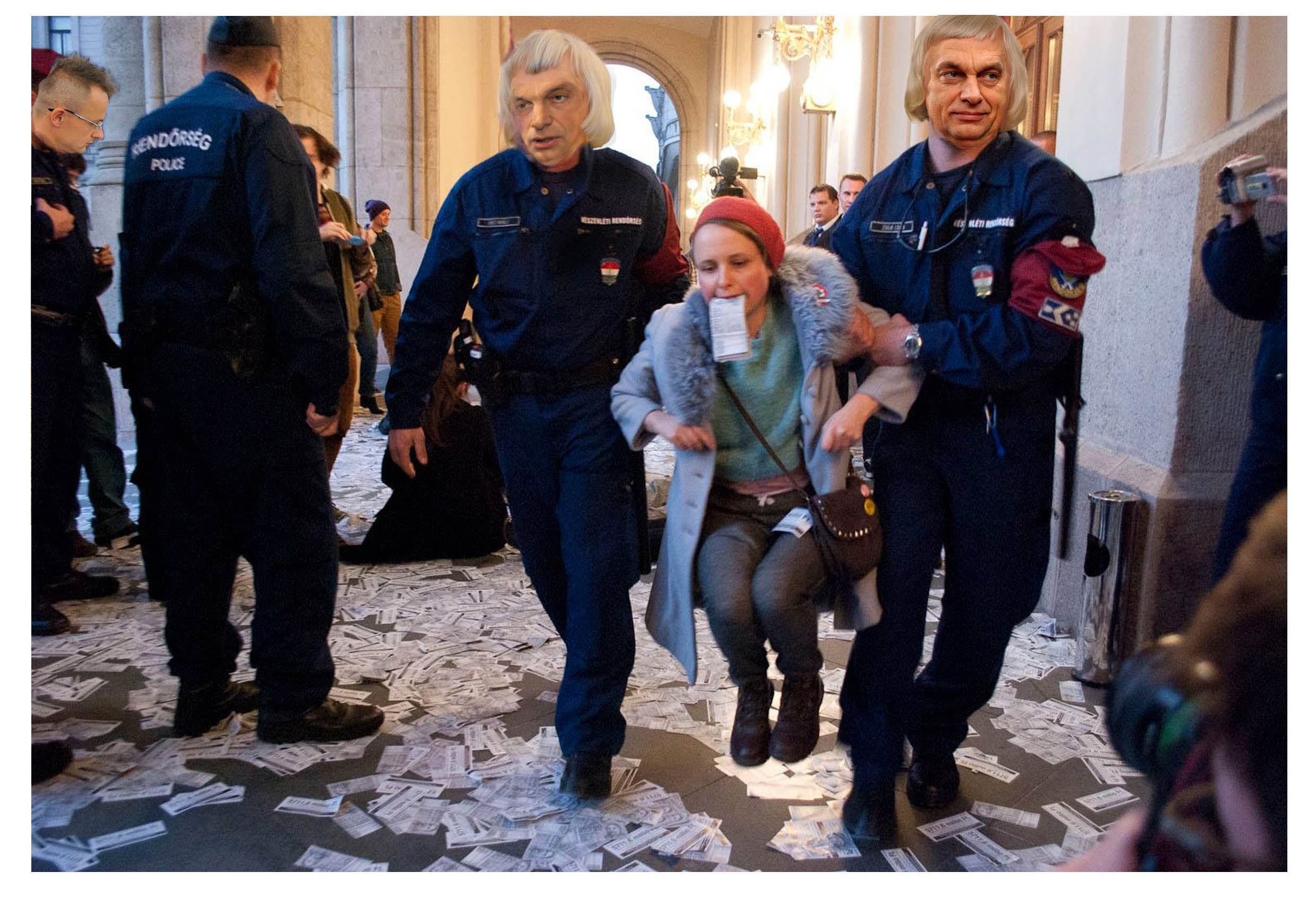 Illustration for article titled Valami csoda ez az orbános óriásplakát-sorozat