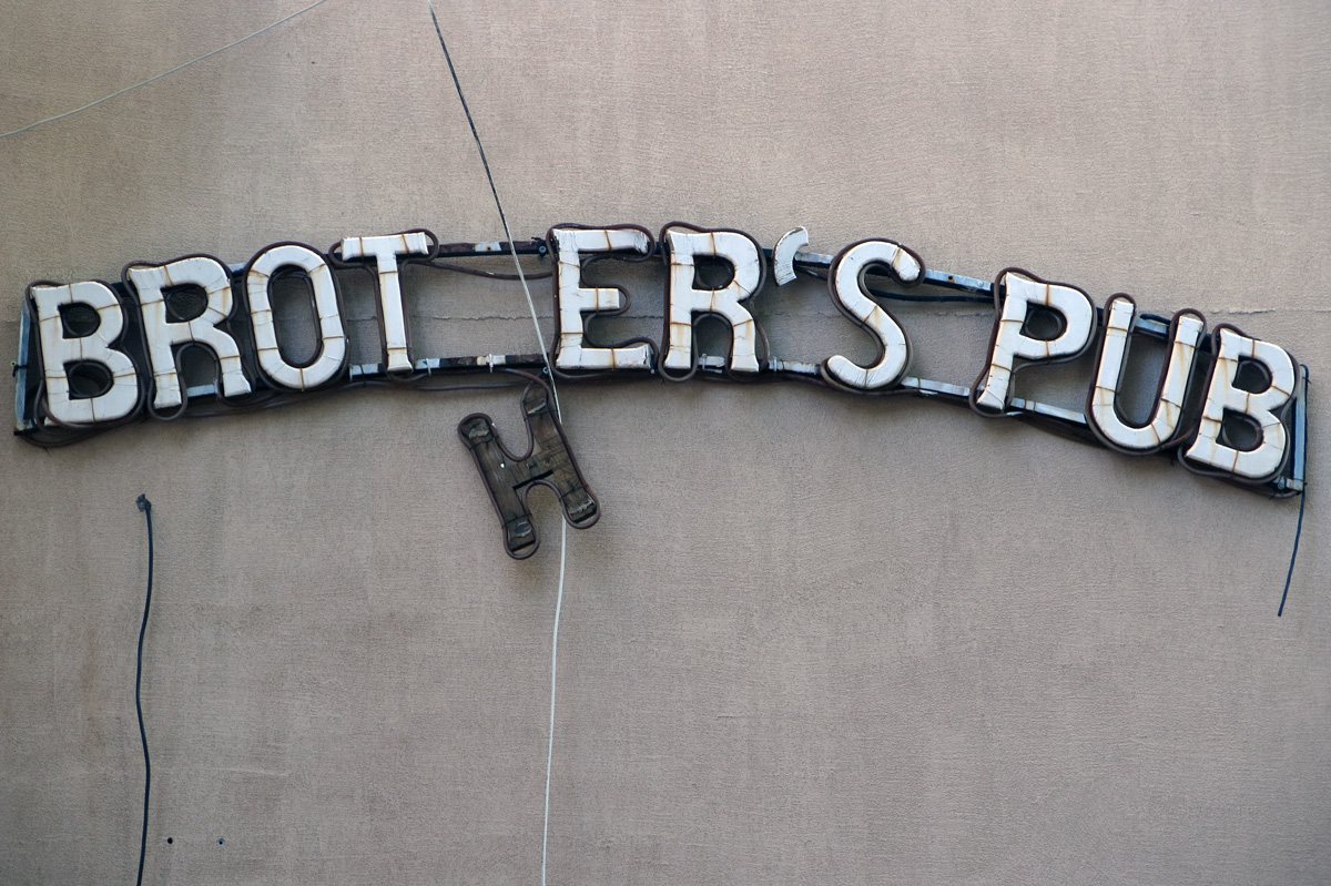 Illustration for article titled Siófok szorozva ezerrel – egy hét szenvedés a Naposparton