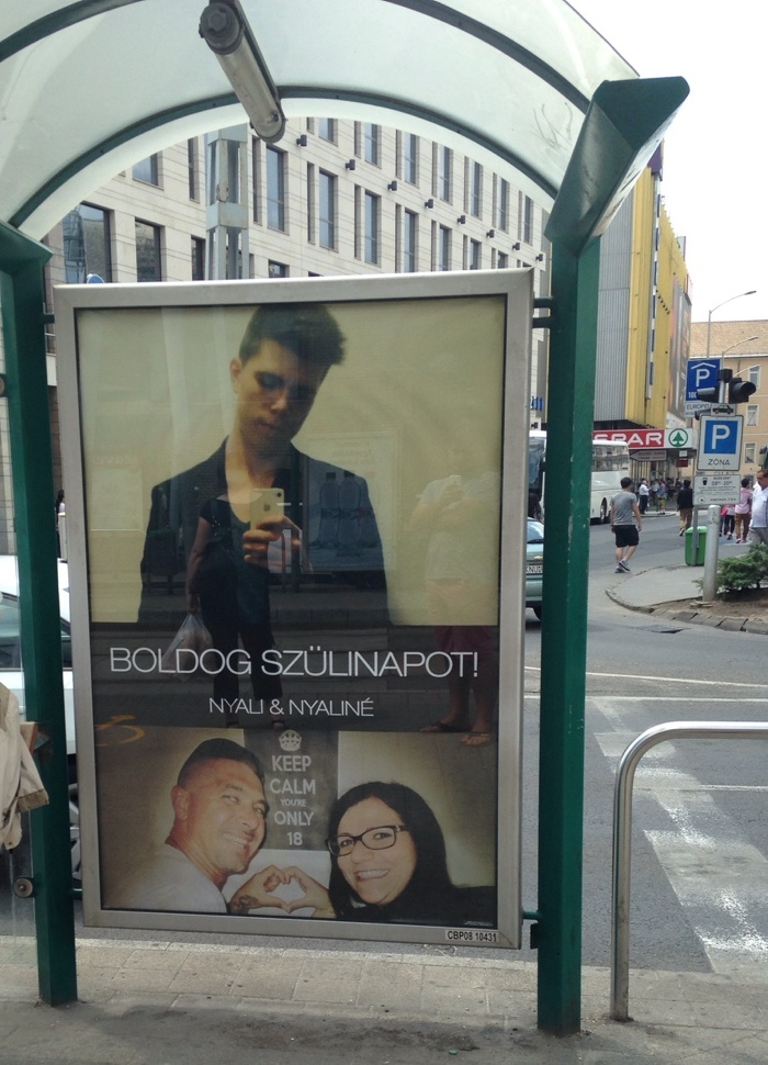 Poszteren kívánnak boldog szülinapot a kis Nyalinak a Blahán