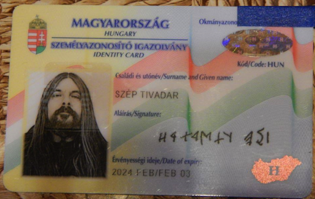 Illustration for article titled Tényleg létezik rovásírásos személyi igazolvány
