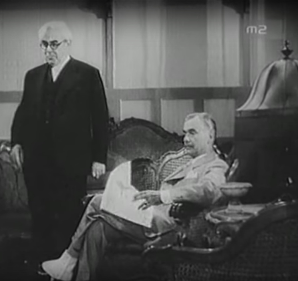 Rózsahegyi Kálmán, Rajnay Gábor a Varjú a toronyórán c. filmben. Rajnay gyakorta hordott kamáslit. És még ez is jól állt neki.