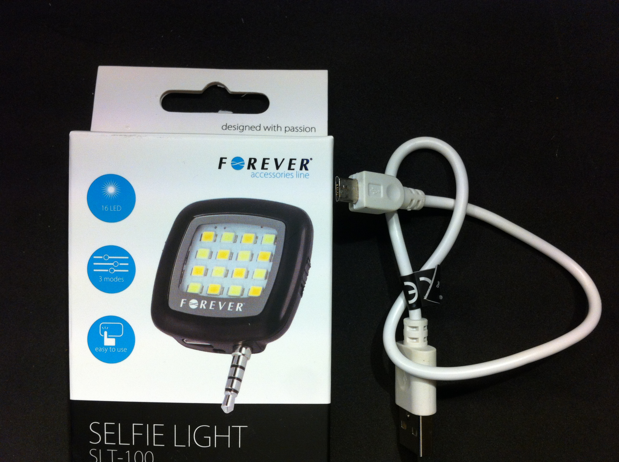 Illustration for article titled FOREVER - SZELFI VAKU A KARÁCSONYI AJÁNDÉK