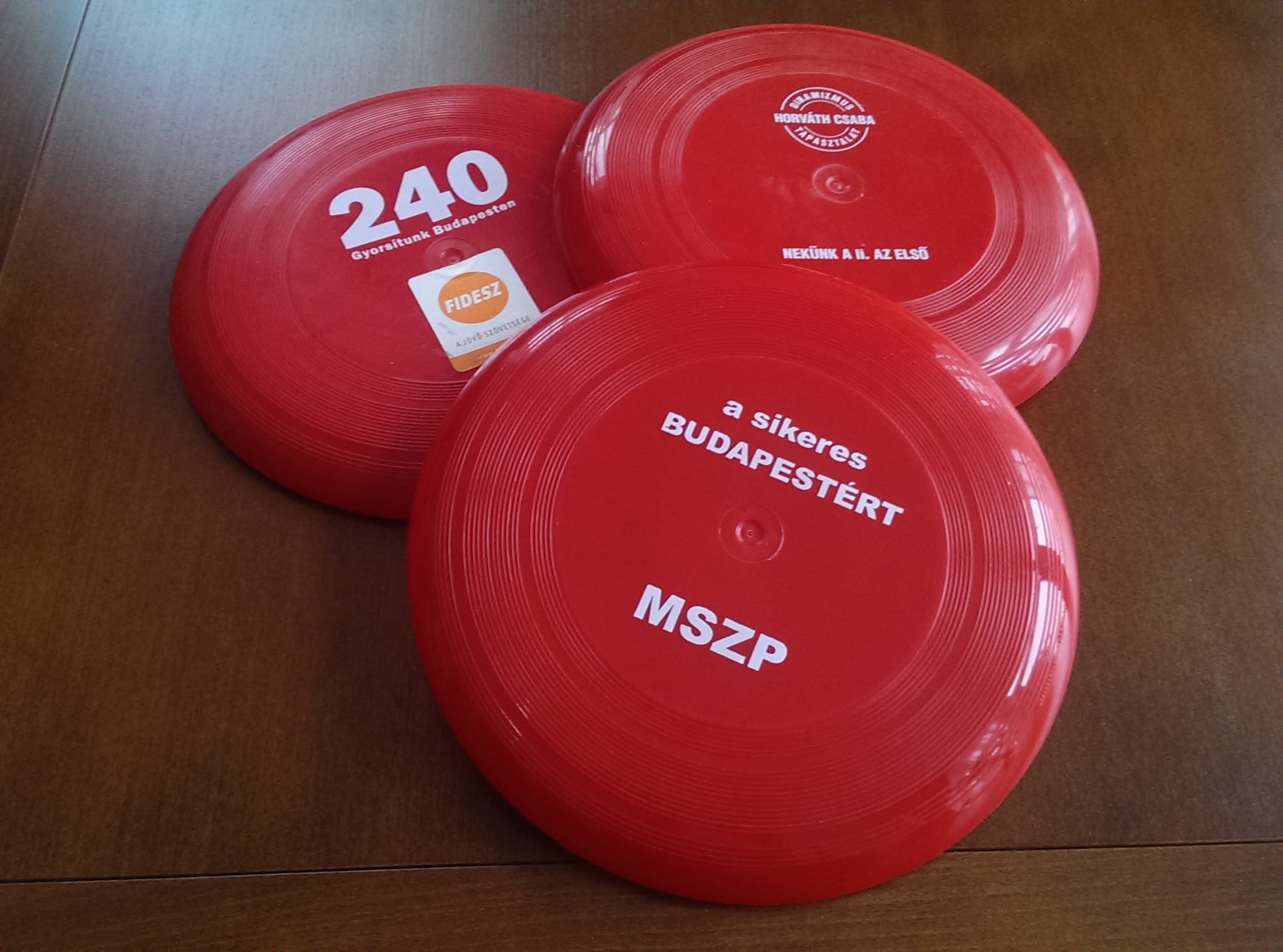 A Cink Nagy Politikai Szóróajándék, Matrica és Hűtőmágnes Tesztje