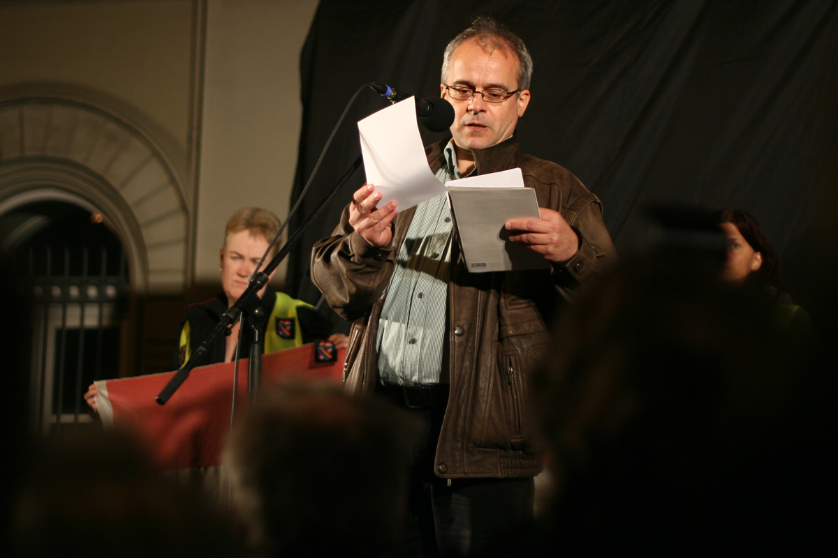 Illustration for article titled Tömegek követelték a Vida Ildikó és Orbán Viktor lemondását