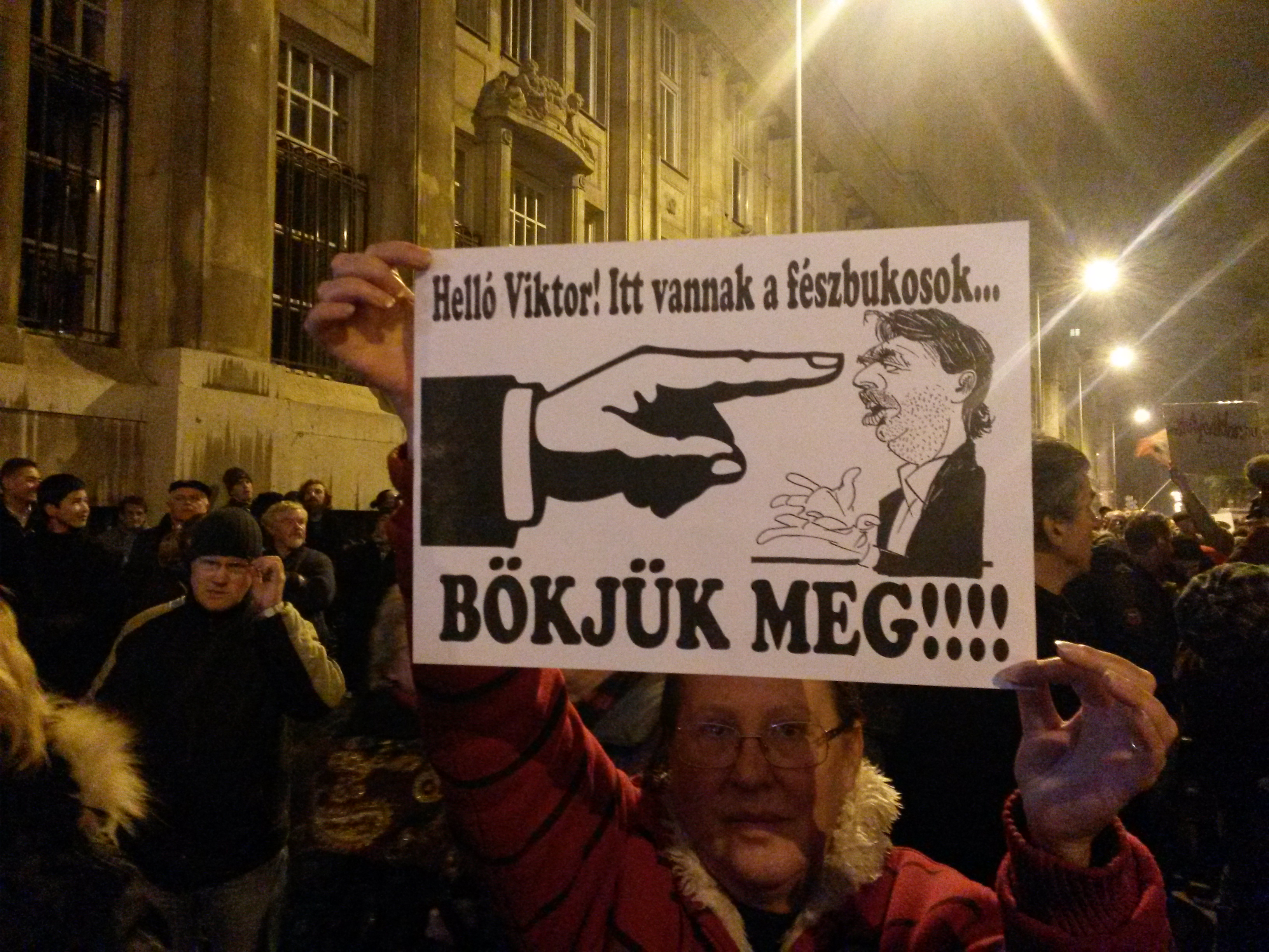 Illustration for article titled Pár kép a ma esti tüntetésről