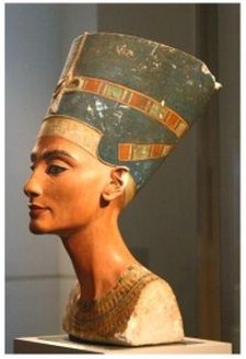 Sean Penn,Nofretete szobrok Budapesten?