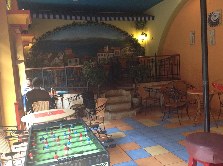 Illustration for article titled DJ Sterbinszky úgy megpakolt, hogy mozdulni sem tudtam