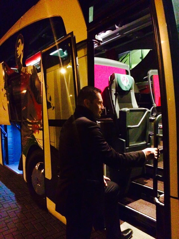 Dárdai Pál buszra száll