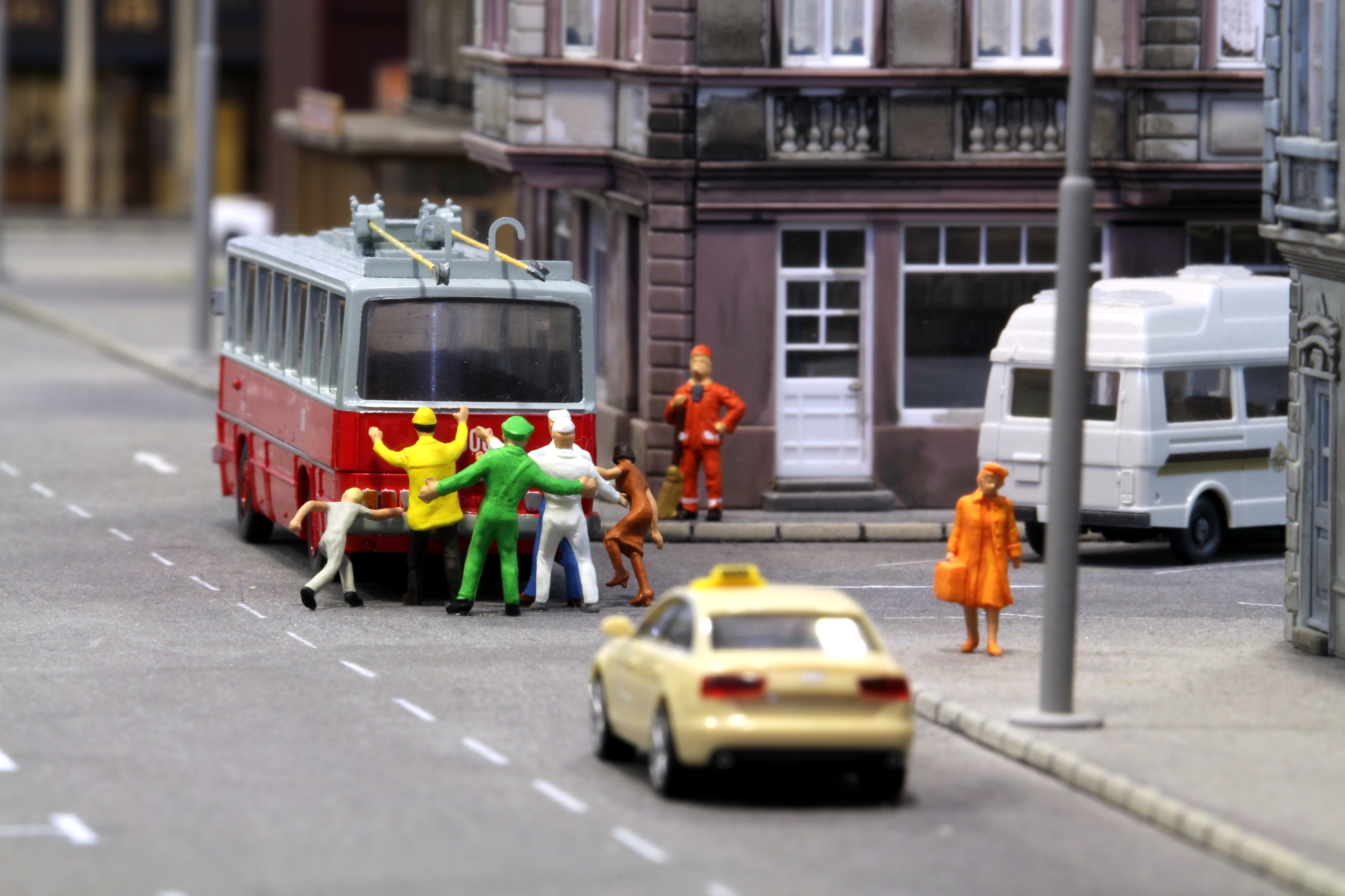 Illustration for article titled Megnéztük Budapest legmenőbb látványosságát az Andrássy úton