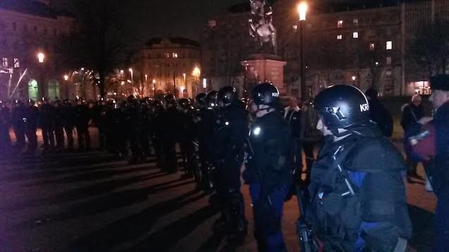 Létszámfölénybe kerültek a rohamrendőrök