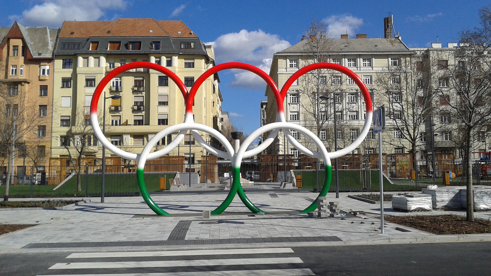 Legyen ezentúl MINDEN piros-fehér-zöld