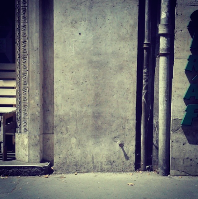 A Tommy Ramone-szobor helye a Bajcsyn