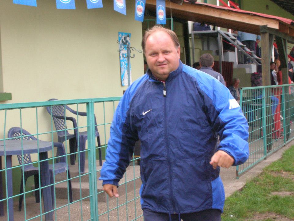 Részeg volt Pálinkó, kirúgta Fütyü Illést