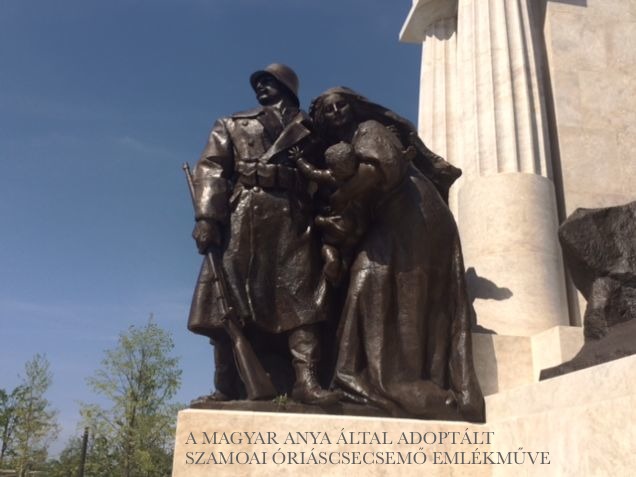 Illustration for article titled Miért is ne írhatnánk rá minden emlékműre, hogy mit jelent?