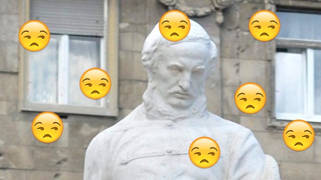 Életemben nem láttam még ilyen búvalbaszott szoborcsoportot