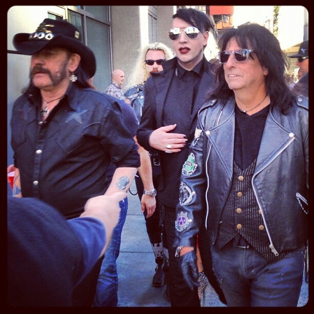 Illustration for article titled Akik miatt össze kell majd tolnia az asztalokat Lemmynek a másvilágon