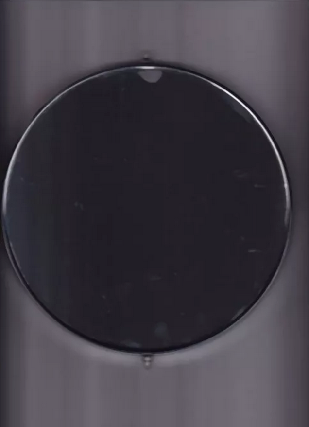 Illustration for article titled Tippelj, mi történik, ha beszkennelsz egy tükröt!