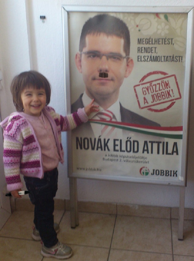 Novák Előd Attila rettenetesen mulatságos politikus