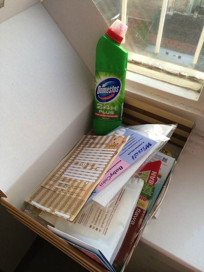 Miért adnak egy liter Domestost az újszülöttek szüleinek?