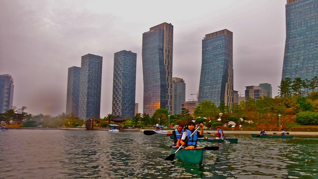 A tengerből nőtt ki a tízbilliós űrváros