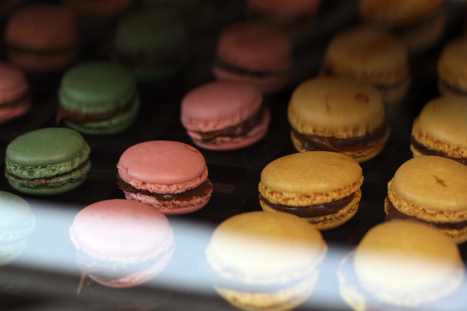 Illustration for article titled Egy ember 22 ezerért vett egy homárt, és befalta hidegen, műanyag tányérról