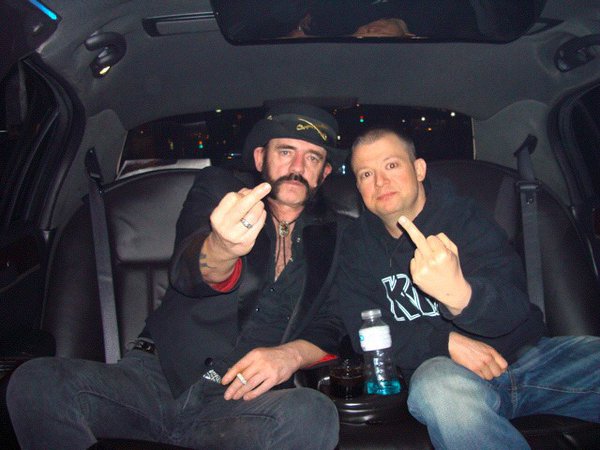 Illustration for article titled Akik miatt össze kell majd tolnia az asztalokat Lemmynek a másvilágon