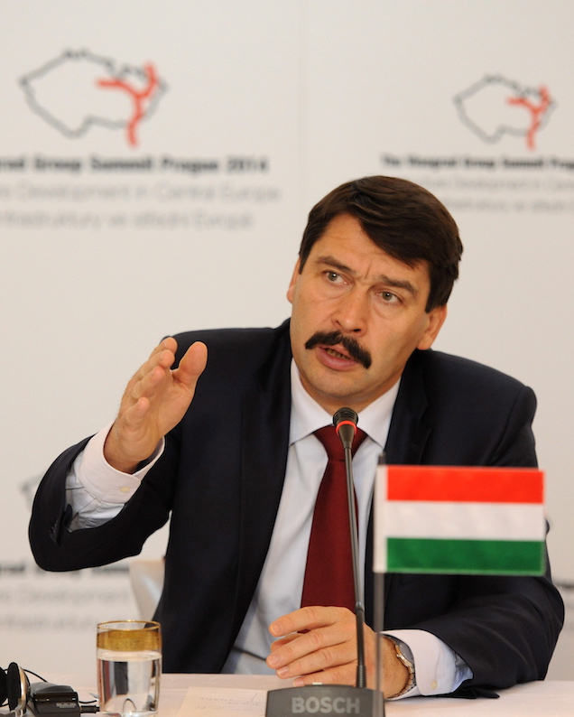 Áder János nem hajlandó struccpolitikát folytatni