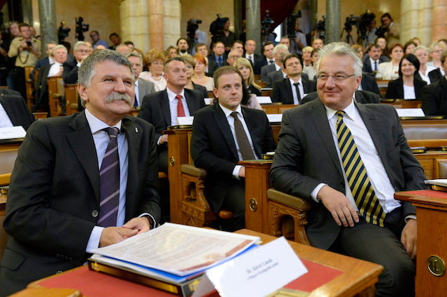 Kinek áll érdekében a Kereszténydemokrata Néppárt?