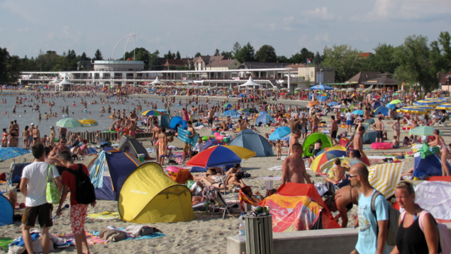 Magyarországnak is van homokos tengerpartja – Dubaj-teszt Velencén