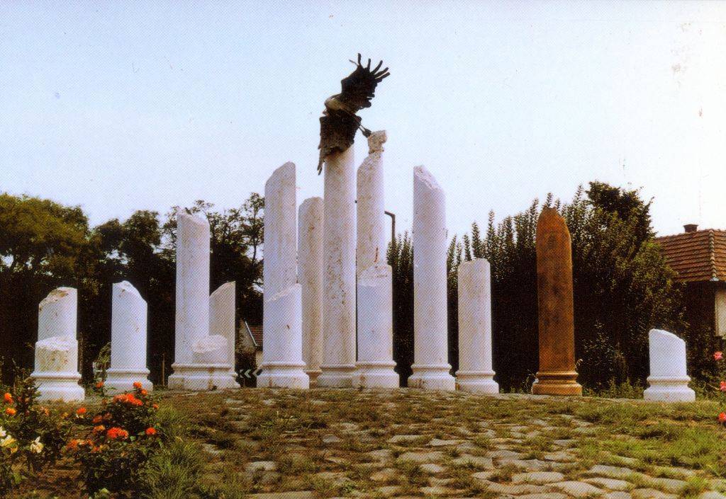 Jászberényben bukkant rá az ihlet forrására a náciemlékmű-szobrász?