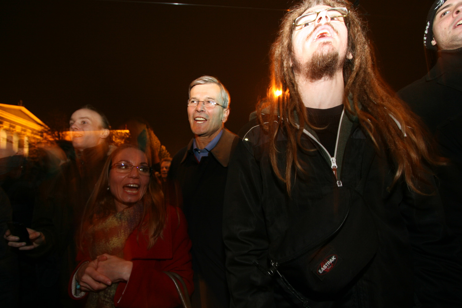 Illustration for article titled Demszky Gábor is ott volt a Fidesz székház ostrománál