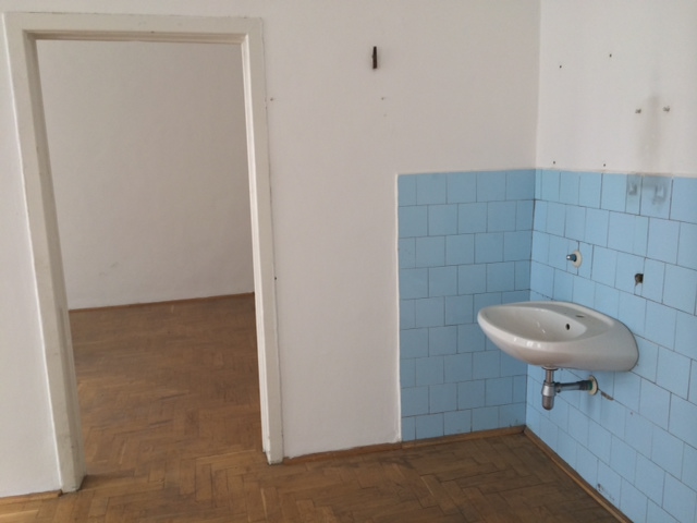 Illustration for article titled Ebbe az Andrássy úti bérpalotába költözik a Cink