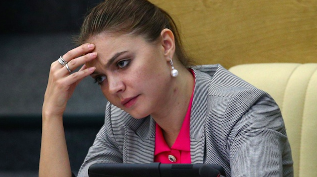 Alina Kabajeva megszülte harmadik gyermekét, de vajon ki a boldog apa?