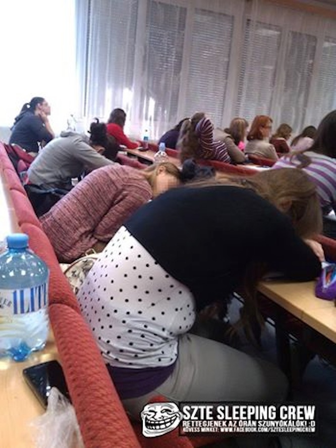 Illustration for article titled Szeged kedvence az alvó egyetemisták fotóit posztoló oldal
