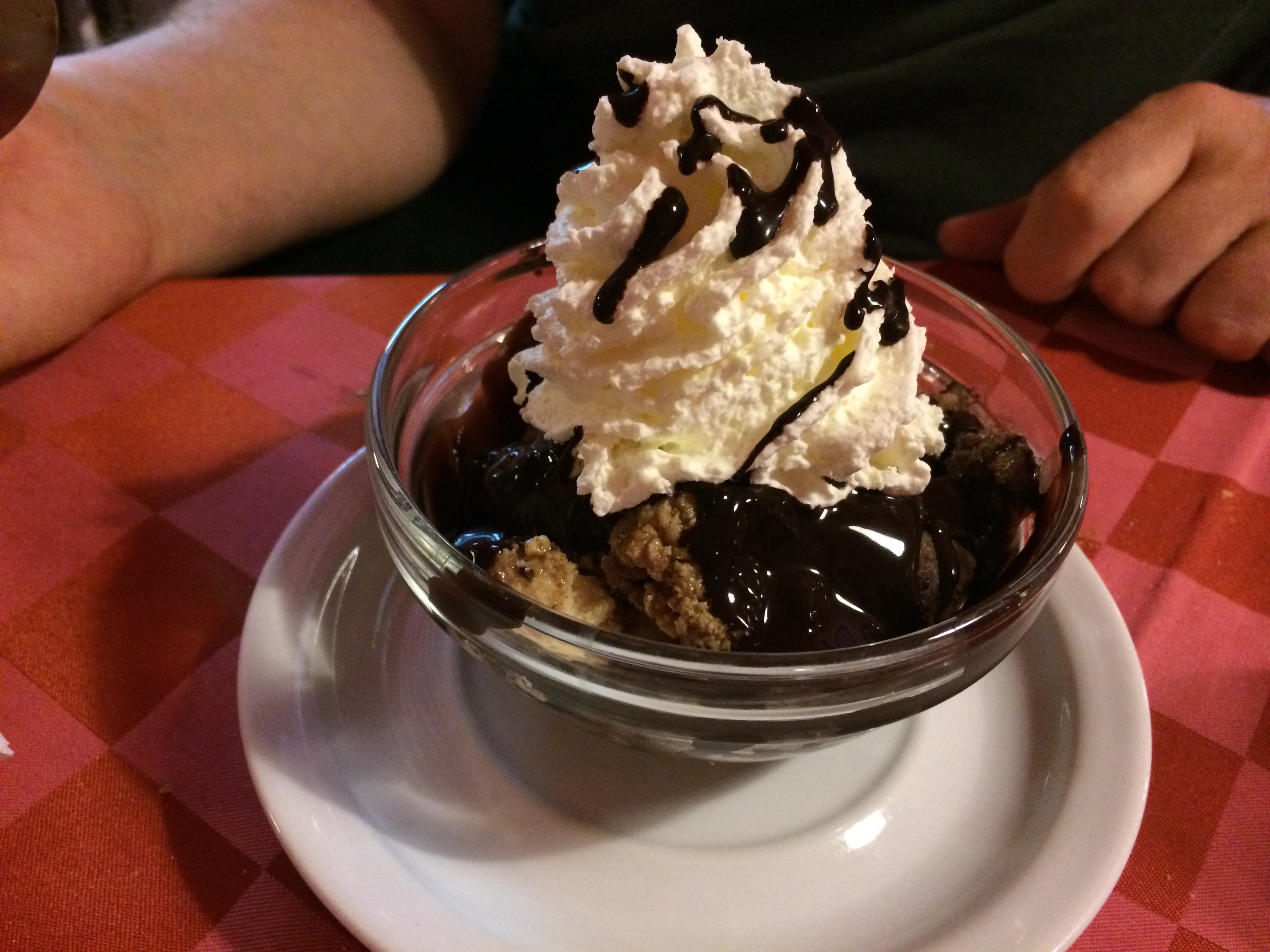 Illustration for article titled Zsír és kommunizmus: a Tüköry étterem