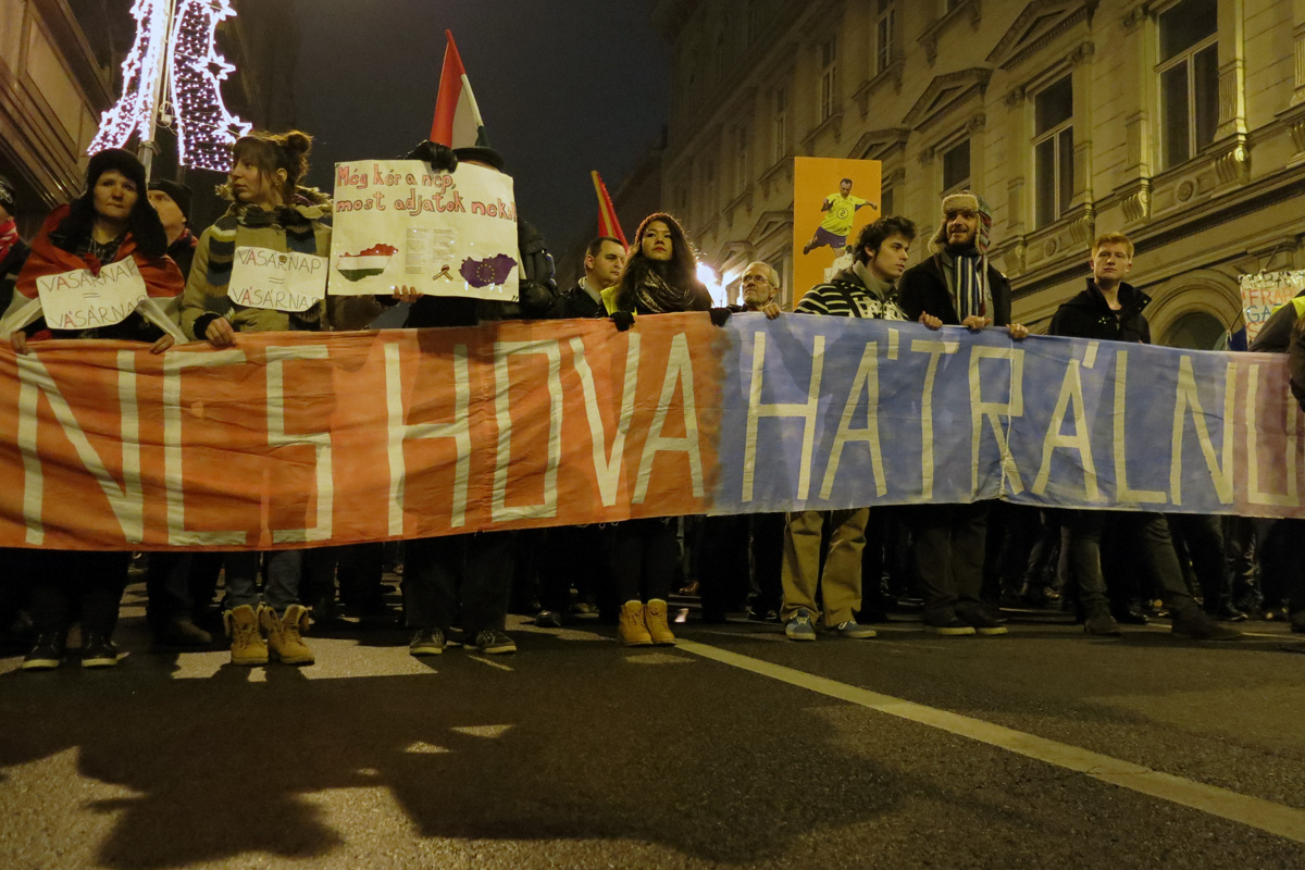 Illustration for article titled Game Over – képeink a kedd esti tüntetésről