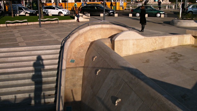 Már nem lubickolnak a négyes metró pisztrángjai
