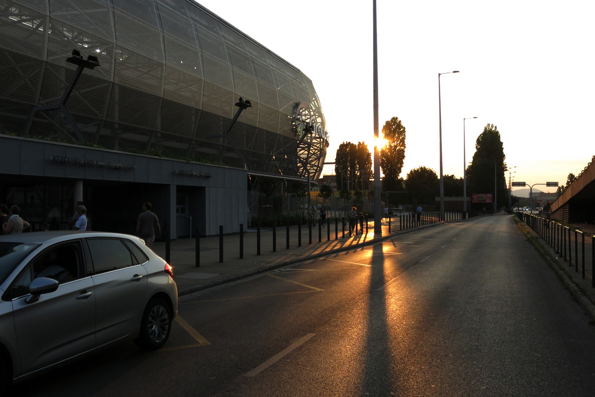 Illustration for article titled Mit gondoltok, az RTL Klub vagy a TV2 fog hirdetni a Fradi-stadionban?