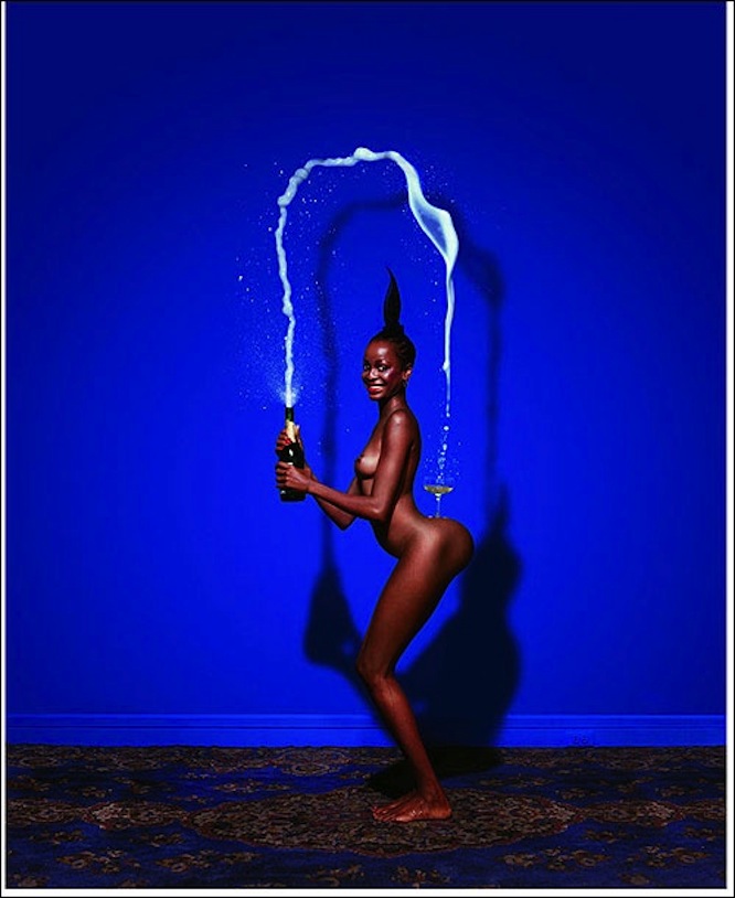 Illustration for article titled Kim Kardashian fenekét interjúvolhatta meg a Paper magazin