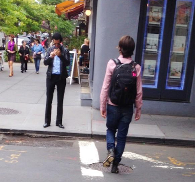 Illustration for article titled Ilyen, amikor egy Híres Ember hanyatt esik egy másik Híres Embertől