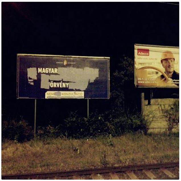 Illustration for article titled Kérjük, álljon az ajtó elé, mert a vezető zavarja a szabad kilátásban!