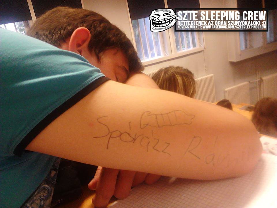 Illustration for article titled Szeged kedvence az alvó egyetemisták fotóit posztoló oldal